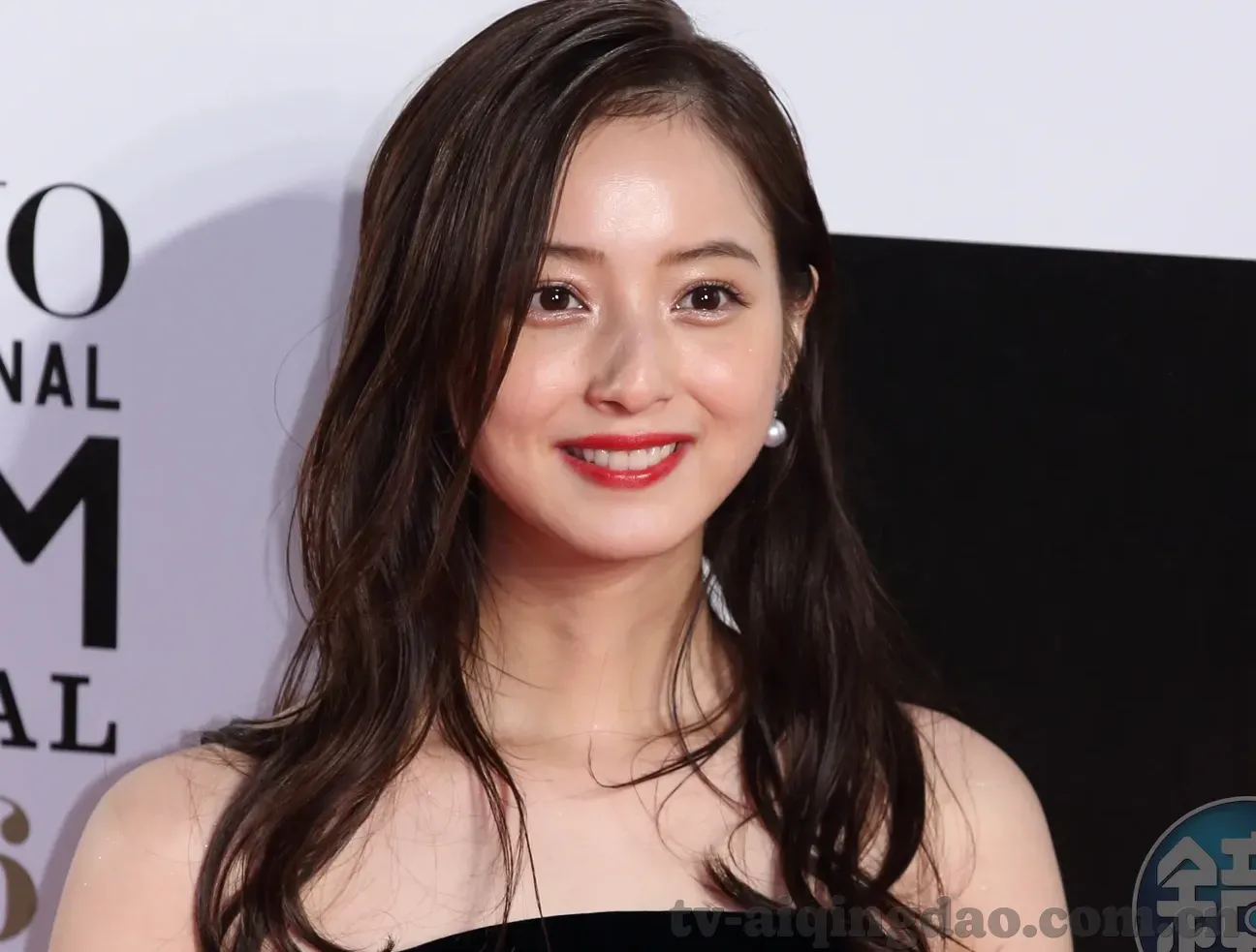 久久精品熟女亚洲av麻豆网站-探寻多样性文化的魅力 —— 久藏的熟女故事